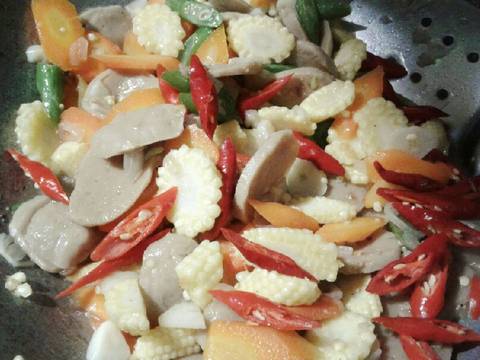 16. Tumis sayuran campur bakso #BikinRamadanBerkesan