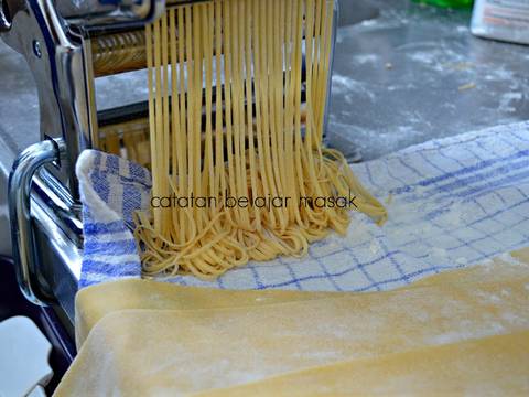Mie Buatan Sendiri yang Jempolan recipe step 11 photo