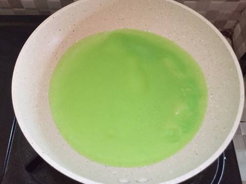 Dadar Gulung Vla Custard recipe step 2 photo