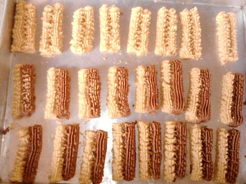 Kue Semprit Susu Coklat #BikinRamadanBerkesan recipe step 5 photo