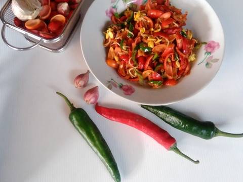 Tumis kulit melinjo campur taoge recipe step 5 photo