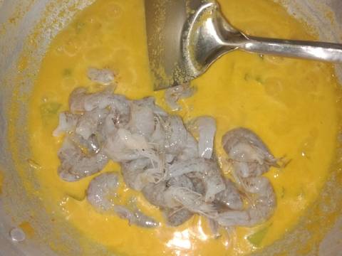 Santan Kuning Udang dan Labu Siam recipe step 4 photo