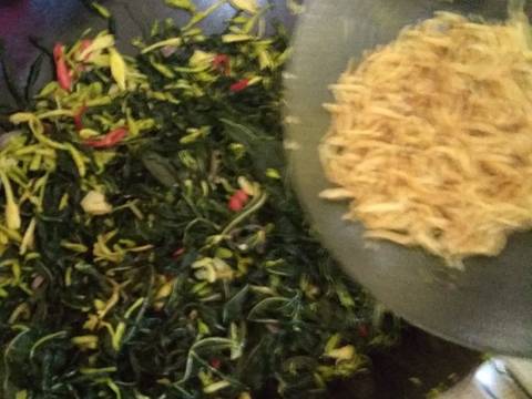 Sayur tumis bunga pepaya daun singkong teri  (no pahit) Ã°Å¸Ëœâ€¹ recipe step 8 photo