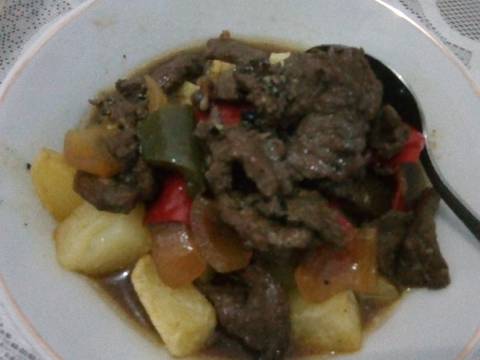 Semur daging lada hitam dan kentang
