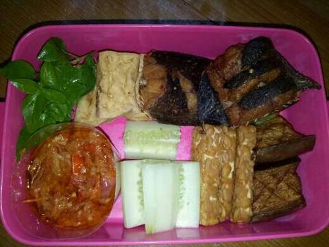 Lele Goreng Lalapan Sambal Tomat #herlinwidodo recipe step 11 photo