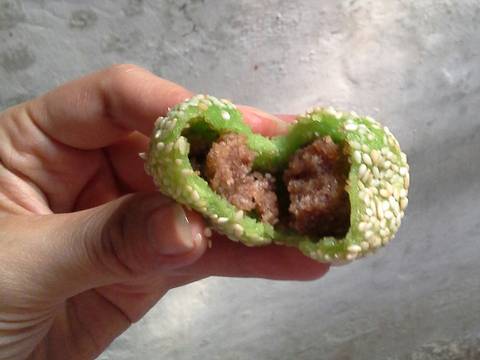 Onde Wijen Pandan isi Kacang Tanah/Mochi Goreng recipe step 6 photo