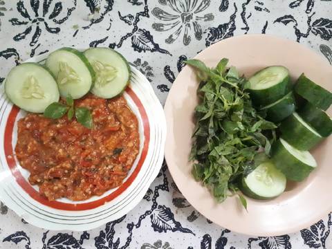 Sambal trasi pecel lele recipe step 6 photo