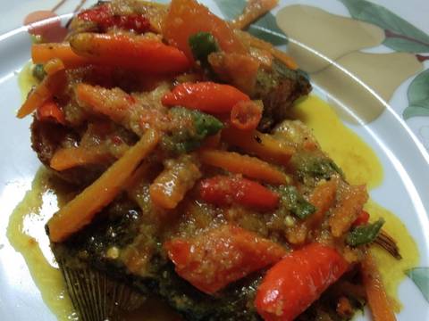 Ikan bawal acar kuning pedas recipe step 6 photo