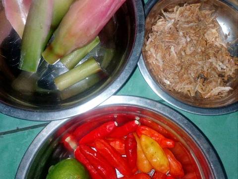 Sambal kecombrang udang kering maknyuss recipe step 1 photo