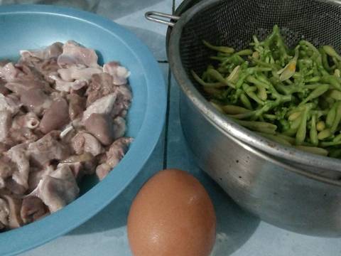 Tumis Ati Empela+Bunga Pepaya recipe step 1 photo