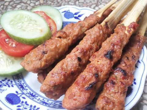 Resep Sate Pusut Ayam Khas Lombok oleh Mommy Tinche - Cookpad