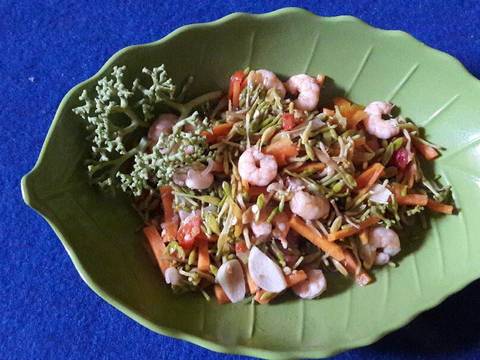 Tumis bunga pepaya + wortel recipe step 2 photo