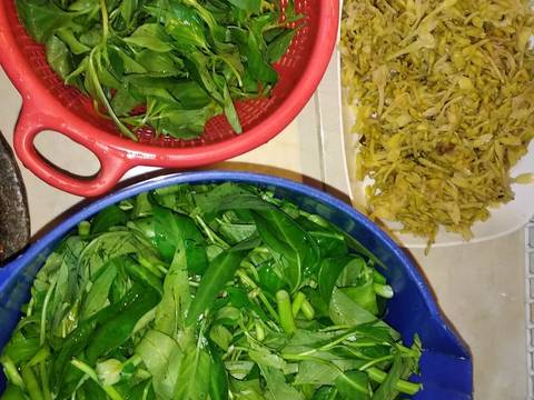 Tumis Bunga Pepaya Cakalang recipe step 2 photo