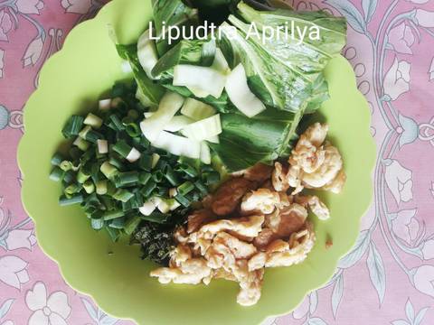 Mie goreng bumbu krengsengan recipe step 3 photo