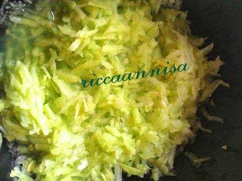 Garut bilungka basantan (Timun serut kuah santan) recipe step 1 photo