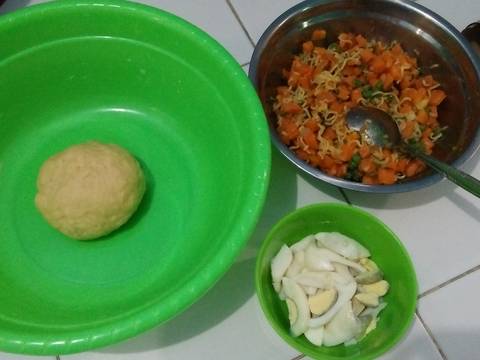 Jalangkote isi ubi kuning recipe step 3 photo