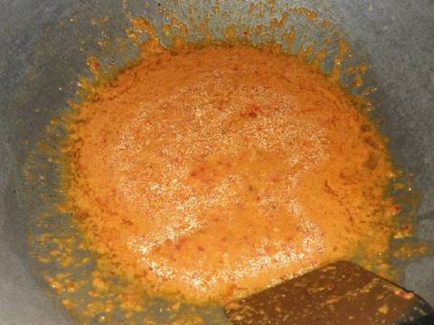 Seblak ceker pedas manis recipe step 2 photo