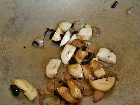 Cah kangkung jamur black garlic. #bikinramadhanberkesan