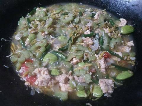 Tumis Pare Bunga Pepaya Rebon recipe step 4 photo