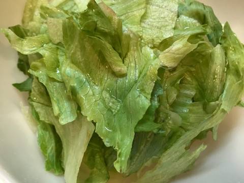 Salad lettuce & telur kreasi anak