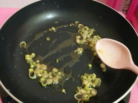 Ayam Suwir Sambal Matah