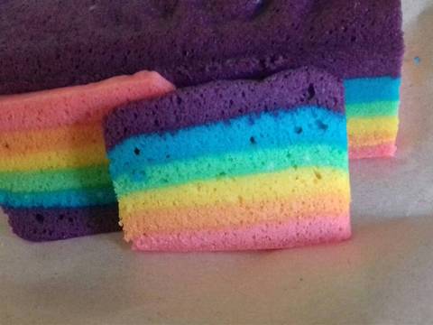 Resep Rainbow cake kukus putih telur oleh Cicik Ary - Cookpad