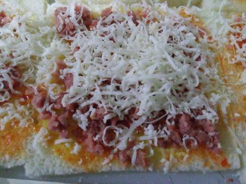 Roti panggang isi Keju kornet sederhana
