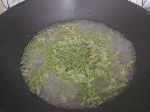 Tumis Bunga Pepaya Teri recipe step 1 photo