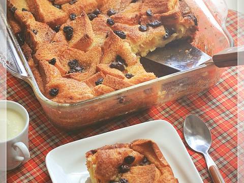 Resep Bread Pudding with Vanilla Sauce yang sangat enakk 