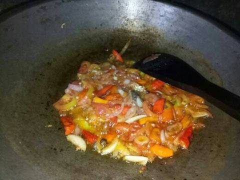 Lele Goreng Lalapan Sambal Tomat #herlinwidodo recipe step 4 photo