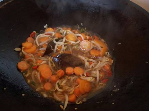 Bihun saos tiram pedas