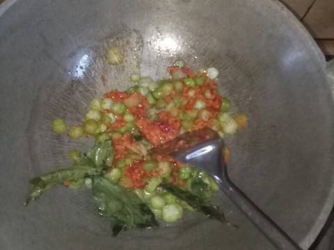 ðŸ² Oblok-oblok pindang kuah asam recipe step 4 photo