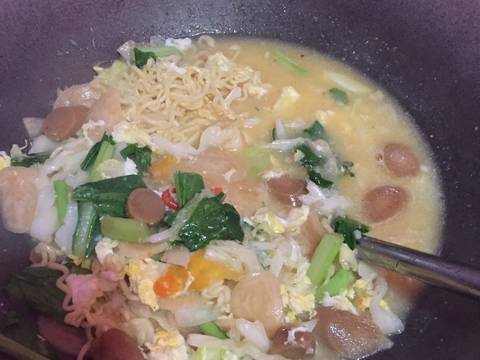 Seblak krupuk mie sayur recipe step 2 photo