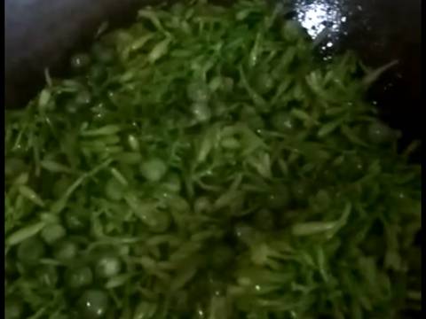 Tumis pakis bunga pepaya + Leunca #BikinRamadanBerkesan recipe step 4 photo
