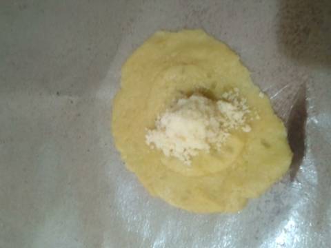 Bakpia Ubi (isi ayam dan gula susu) recipe step 7 photo