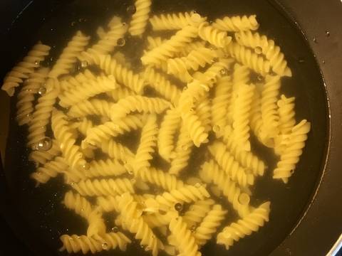 Fusilli bolognaise