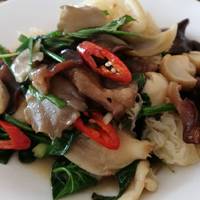 ผัดเห็ดรวมกุ้ง