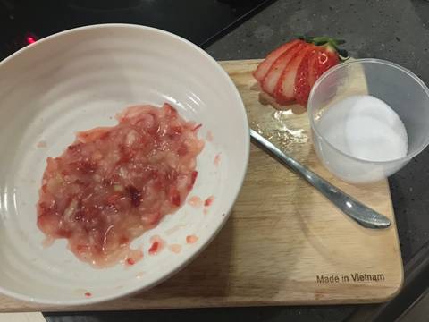 นมสดสตอเบอร์รี่ recipe step 2 photo