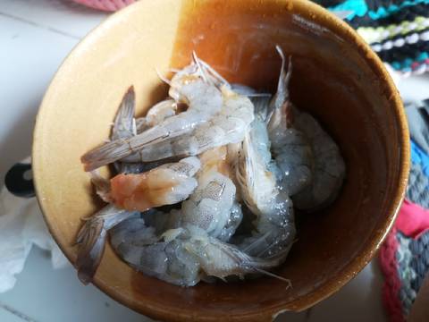 แกงส้มไข่ชะอมกุ้ง แบบเด็กหอ recipe step 1 photo