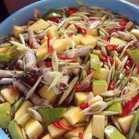 Chân gà ngâm sả quất (tắc) rút xương