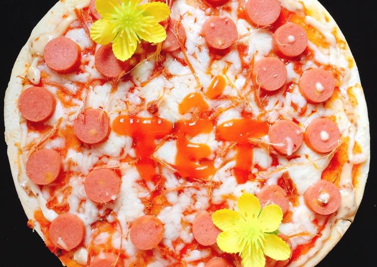 Pizza xúc xích bò khô xé sợi