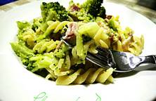 Mỳ Fusilli Với Broccoli Sốt Kem