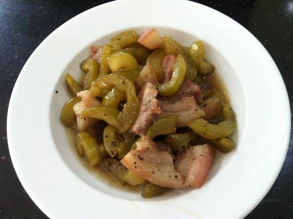 Thịt kho dưa
