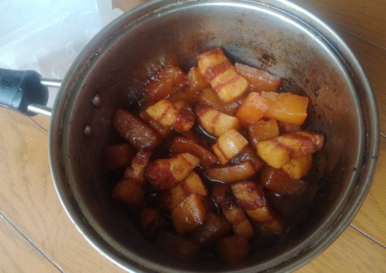 Thịt ba chỉ kho củ cải