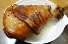 [PINOY] Letson Kawali (Deep Fried Pork Leg)