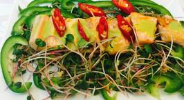 Hình ảnh món Gỏi cá hồi rau mầm củ cải đỏ