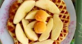 Hình ảnh món Apple Cinamon Waffles (Bánh táo hương quế)