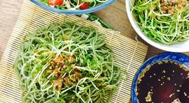 Hình ảnh món Bữa ăn xanh: mì soba lạnh và salad cá ngừ rau mầm