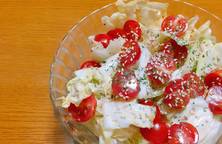 Salad bắp cải cà chua bi {塩キャベツサラダ?}