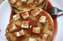 Pancake dâu+phô mai